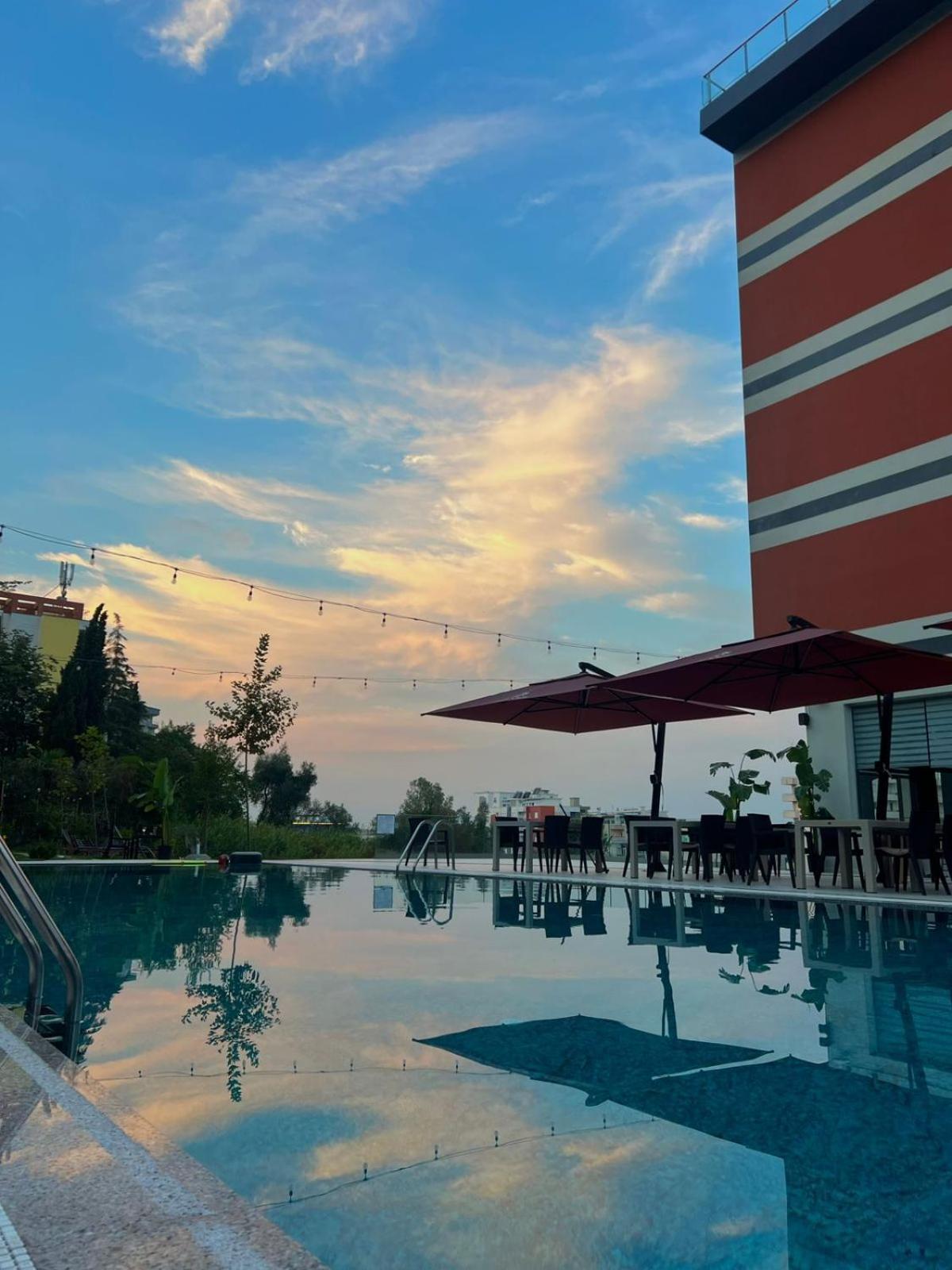 Olivia'S Hill Resort Kryemëdhej المظهر الخارجي الصورة