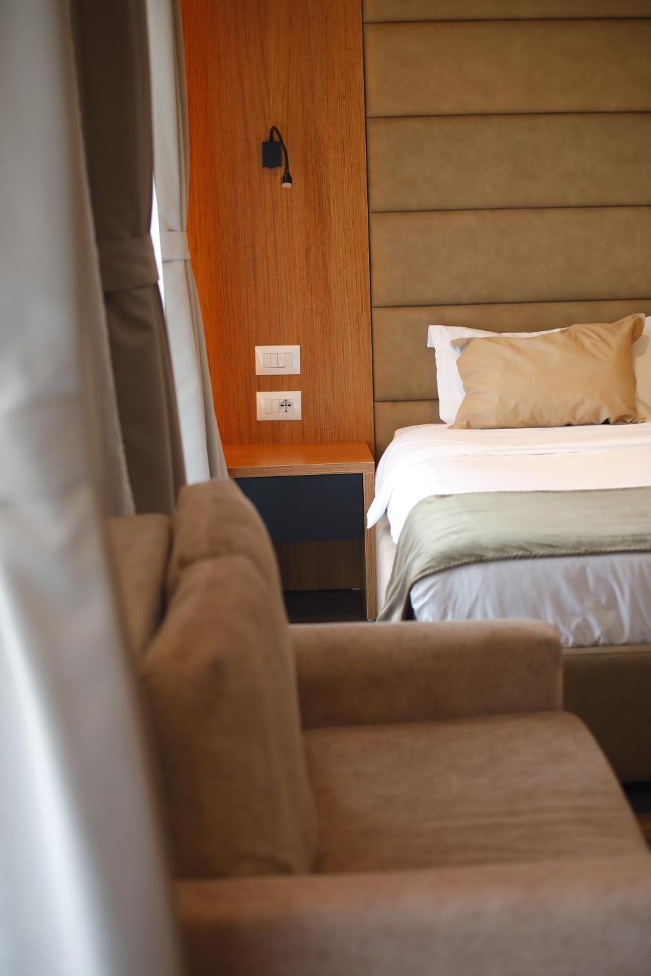 Olivia'S Hill Resort Kryemëdhej المظهر الخارجي الصورة